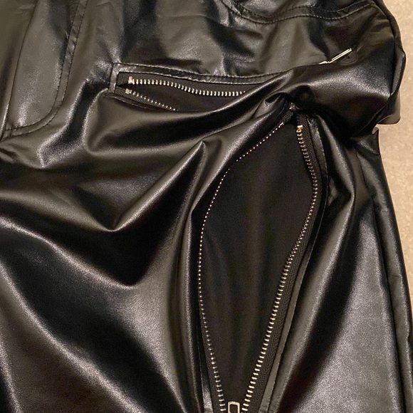 Bloomchic Black Faux Leather Leggings Size 12 Pants Decorative Zippers - Picture 9 of 10